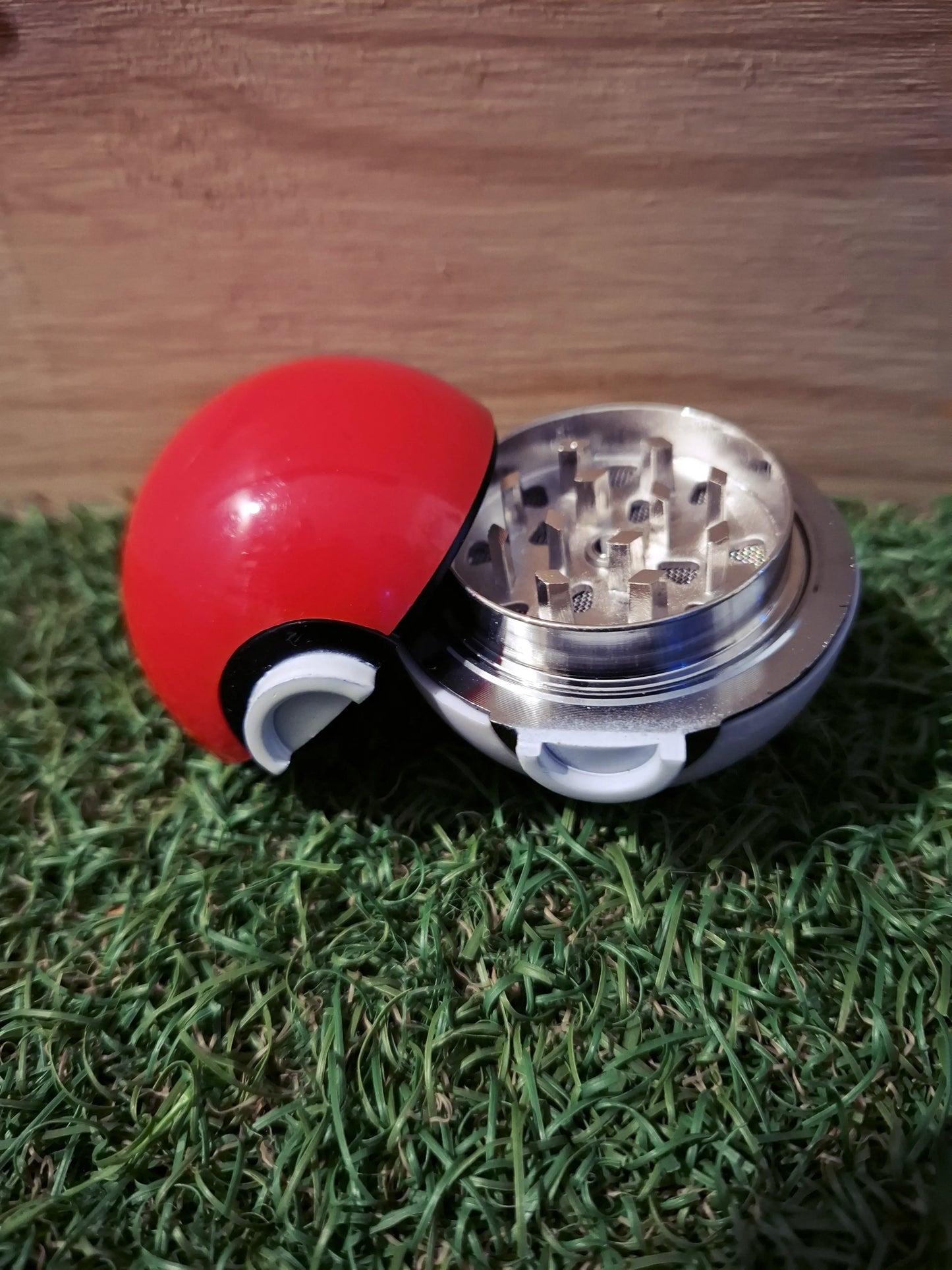Grinder Pokéball CBD Shop The Garden Bio