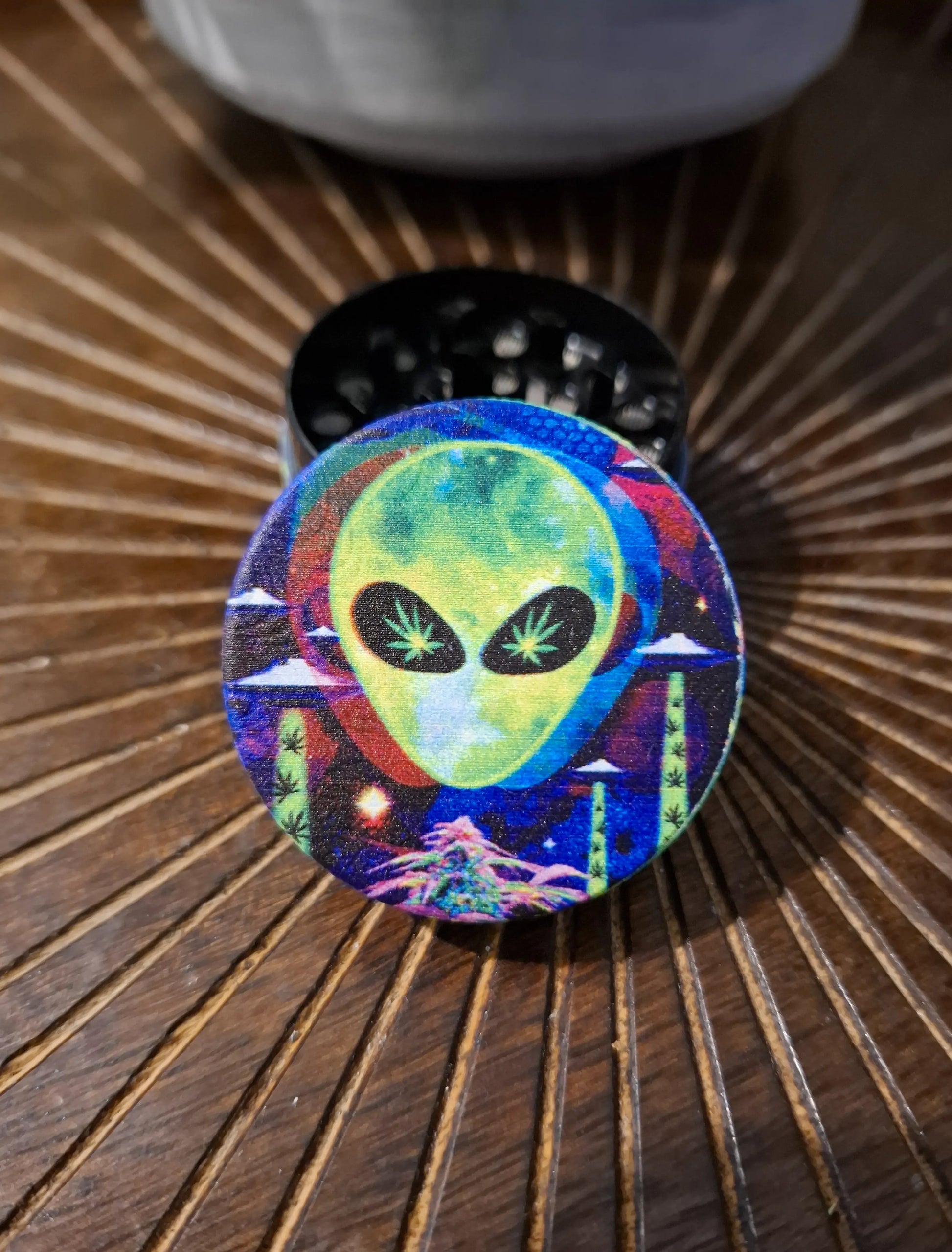 GRINDER ALIEN 3 PARTIES 40MM CBD Shop The Garden Bio